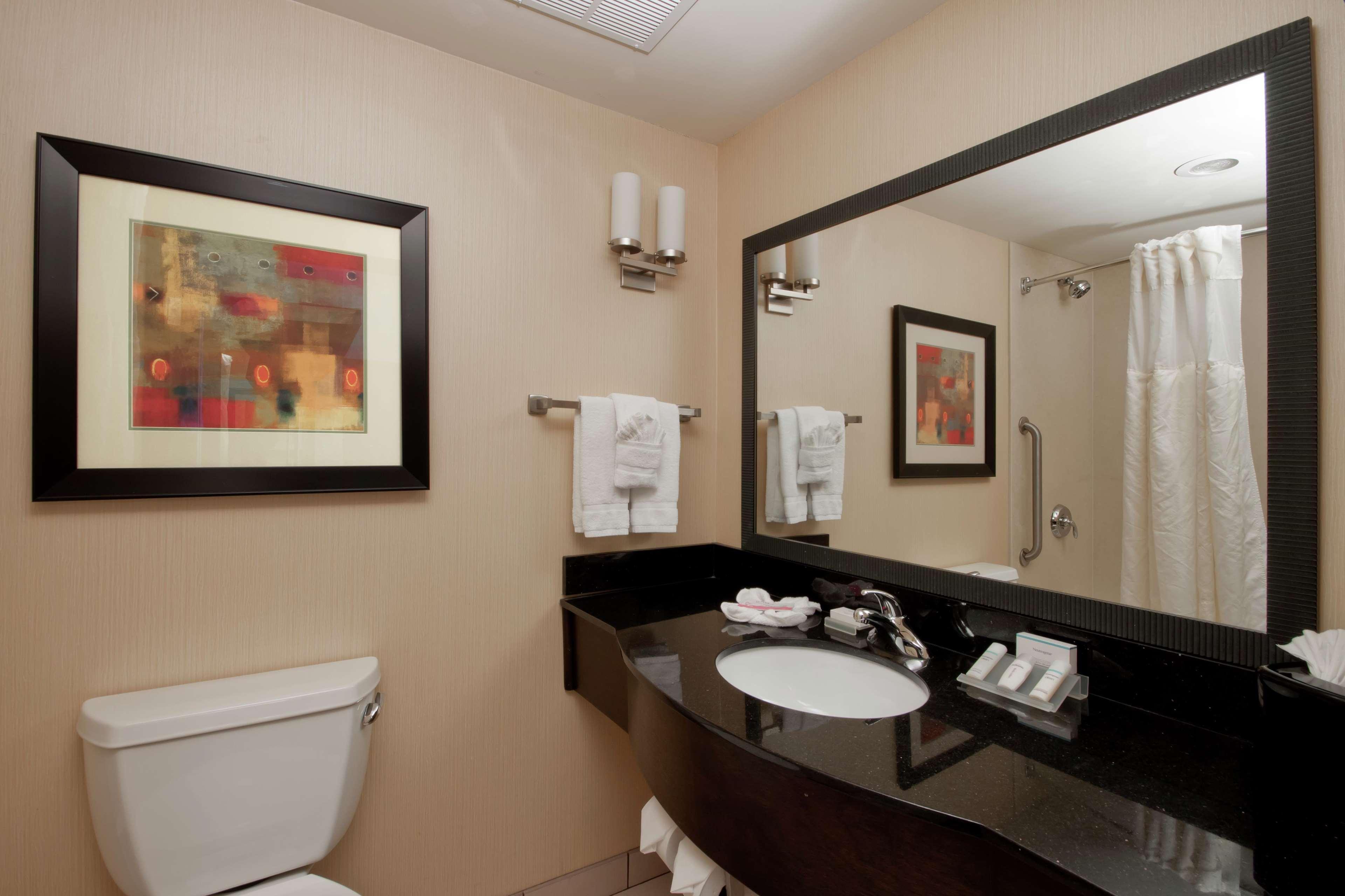 Hilton Garden Inn Oklahoma City Midtown Ngoại thất bức ảnh
