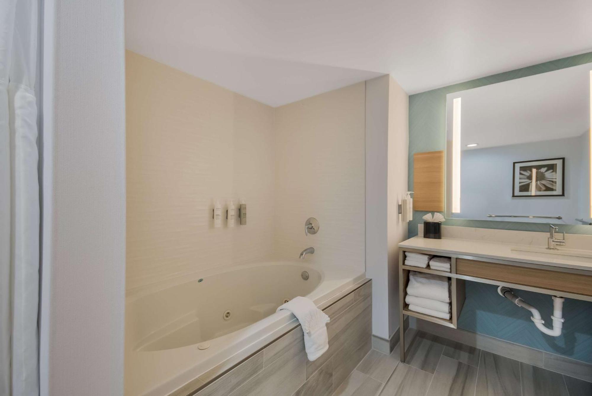 Hilton Garden Inn Oklahoma City Midtown Ngoại thất bức ảnh